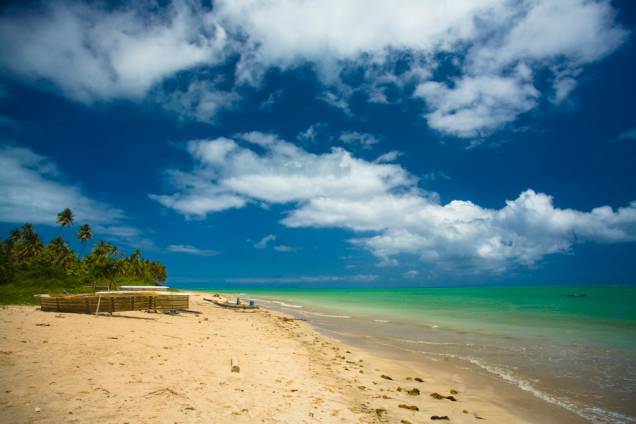 A Praia Patacho é a mais bonita da Costa dos Corais, com água cristalina e muitos coqueiros