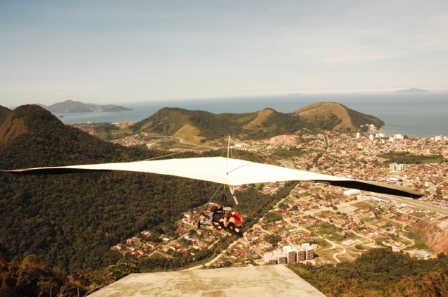 Salto de asa delta no mirante do Morro Santo Antônio