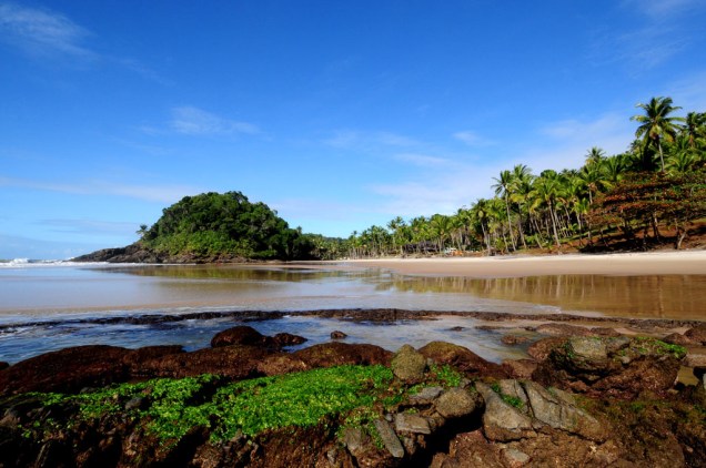 Vista da Praia São José, onde só é possível chegar após uma caminhada de 15 minutos a partir da vizinha Prainha