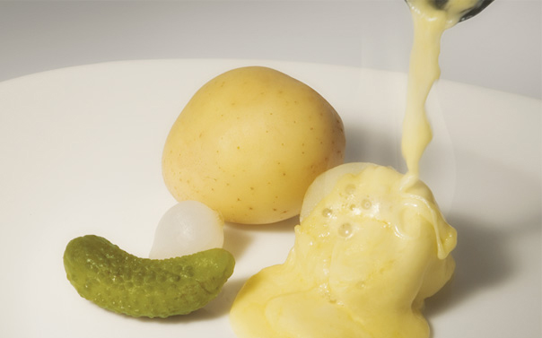 Raclette (combinação de diversos ingredientes junto com queijo derretido) da <strong>Florina</strong>, em <a href="https://viajeaqui.abril.com.br/cidades/br-sp-sao-paulo/" rel="São Paulo" target="_blank">São Paulo</a>