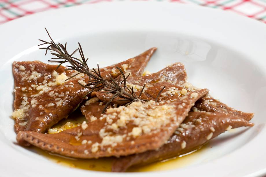 Triangolini alles blau, receita do restaurante Funiculì Funiculà