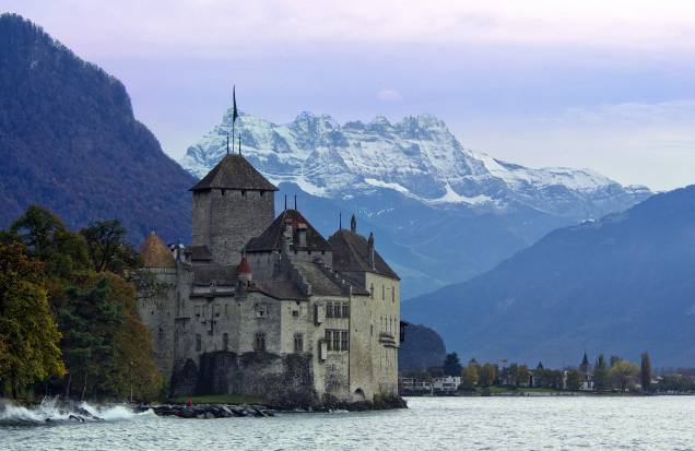 Château de Chillon às margens do Lago Genebra.