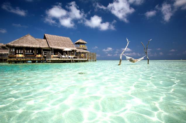 <strong><a href="http://www.booking.com/hotel/mv/soneva-gili.pt-br.html?aid=332455&label=viagemabril-hoteisflutuantes" rel="Gili Lankanfushi" target="_blank">Gili Lankanfushi</a> – North Malé Atoll (Maldivas)</strong>O hotel cinco estrelas Gili Lankanfushi fica na isolada ilha de corais Lankanfushi, próxima de Malé – capital do país. 