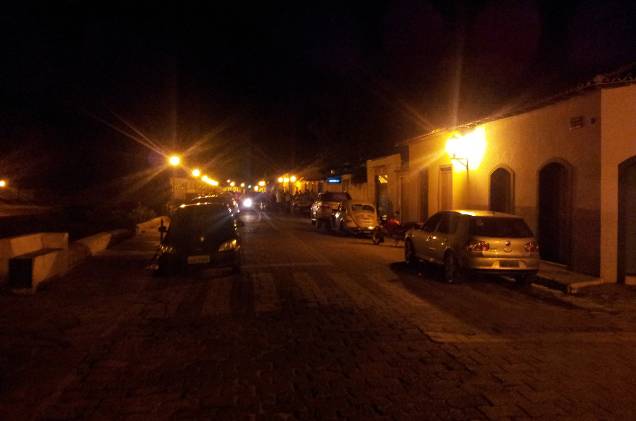 Rua que margeia o Rio Vermelho, em Goiás (GO) Rua que margeia o Rio Vermelho, em Goiás (GO)