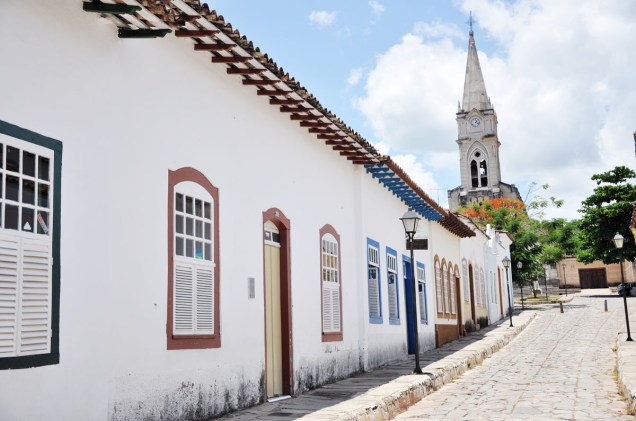 Na saída da museu da casa de Cora Coralina, a rua segue para o Largo do Rosário, onde fica a igreja em estilo gótico da cidade