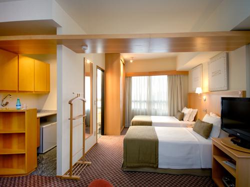 Uma das acomodações do <strong>Golden Tulip Paulista Plaza</strong>, localizado em <a href="https://viajeaqui.abril.com.br/cidades/br-sp-sao-paulo" rel="São Paulo" target="_blank">São Paulo</a>, <a href="https://viajeaqui.abril.com.br/estados/br-sao-paulo" rel="São Paulo" target="_blank">São Paulo</a>