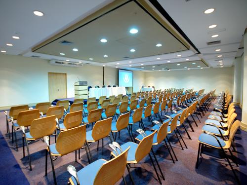 Uma das salas de eventos do<strong> Golden Tulip Paulista Plaza</strong>, localizado em <a href="https://viajeaqui.abril.com.br/cidades/br-sp-sao-paulo" rel="São Paulo" target="_blank">São Paulo</a>, <a href="https://viajeaqui.abril.com.br/estados/br-sao-paulo" rel="São Paulo" target="_blank">São Paulo</a>