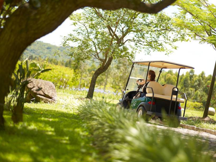 Golf car do  Lake Villas Charm Hotel, em Amparo - SP