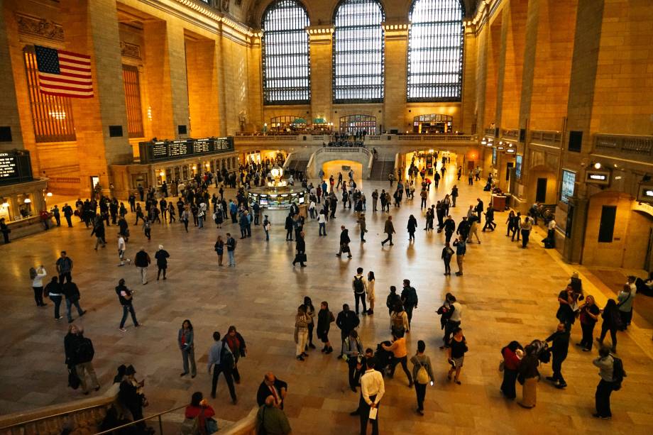 <strong>10. <a href="https://viajeaqui.abril.com.br/estabelecimentos/estados-unidos-nova-york-atracao-grand-central-terminal" rel="Grand Central Terminal" target="_blank">Grand Central Terminal</a></strong>        O lugar mantém os elementos de uma antiga estação de trem, o que lhe confere um charme especial. Além de lojas como a da Apple e boas padarias, aqui é o ponto de partida para outros cantos da cidade