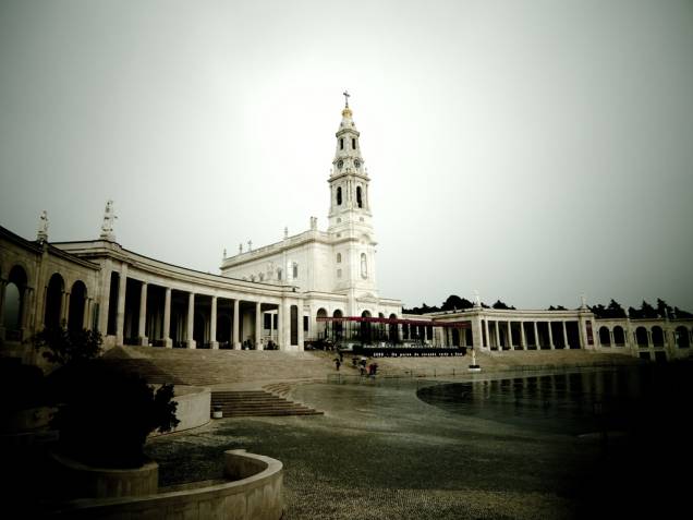 <strong>Fátima, Portugal</strong><br />Fora do Brasil, <a href="https://viajeaqui.abril.com.br/cidades/portugal-fatima" rel="Fátima " target="_blank">Fátima </a>é um dos destinos de peregrinação de mais forte apelo para os brasileiros. As aparições da Virgem para os pequenos pastorinhos portugueses até hoje povoam a imaginação popular e reforçou o culto mariano no século 20.<br /> <strong>Fátima, Portugal</strong><br />Fora do Brasil, <a href="https://viajeaqui.abril.com.br/cidades/portugal-fatima" rel="Fátima " target="_blank">Fátima </a>é um dos destinos de peregrinação de mais forte apelo para os brasileiros. As aparições da Virgem para os pequenos pastorinhos portugueses até hoje povoam a imaginação popular e reforçou o culto mariano no século 20.<br />