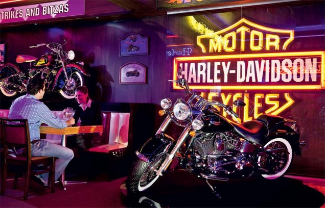Carros de época, esportivos e Harleys recheiam os museus de Gramado