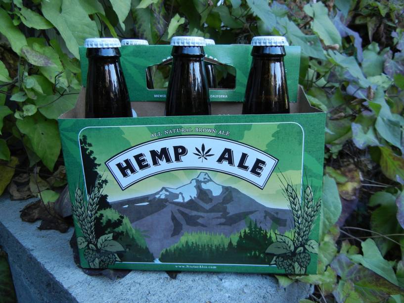 A <strong>Hemp Ale</strong> é uma entre várias marcas que usa a semente de maconha como ingrediente. Fabricada nos <a href="https://viajeaqui.abril.com.br/paises/estados-unidos" rel="Estados Unidos" target="_blank">Estados Unidos</a>, tem teor alcoólico de 5,7%