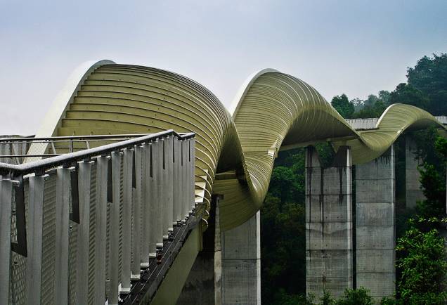 <strong>Henderson Waves, Cingapura</strong> A Henderson Waves une o parque Telok Blangah Hill ao monte Faber, duas grandes áreas verdes adjacentes, passando pela Avenida Henderson <strong>Henderson Waves, Cingapura</strong> A Henderson Waves une o parque Telok Blangah Hill ao monte Faber, duas grandes áreas verdes adjacentes, passando pela Avenida Henderson