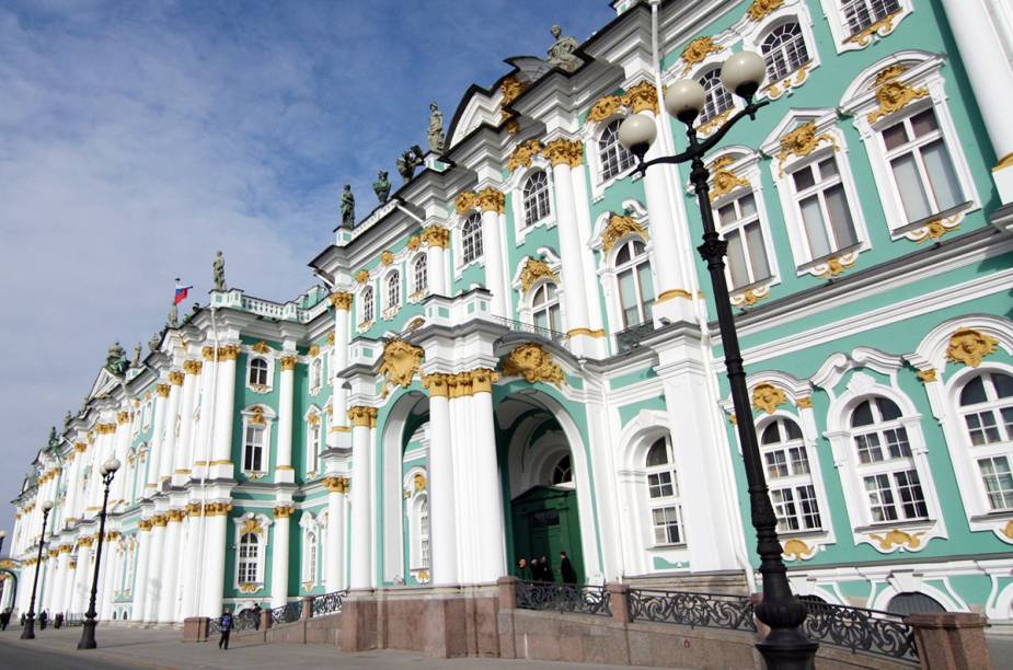 <strong><a href="https://viajeaqui.abril.com.br/estabelecimentos/russia-sao-petersburgo-atracao-museu-hermitage" target="_blank">Museu Hermitage</a> - <a href="https://viajeaqui.abril.com.br/paises/russia" target="_blank">Rússia</a> </strong>