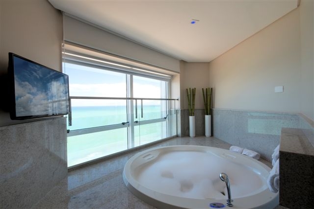 Hidro da Suite Royal do hotel Beach Class Suites, em Recife, Pernambuco