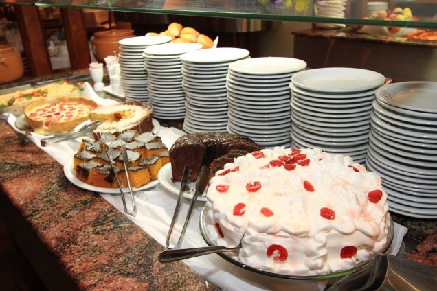 Bufê de café da manhã do Hotel Águas Claras, Gramado, Rio Grande do Sul