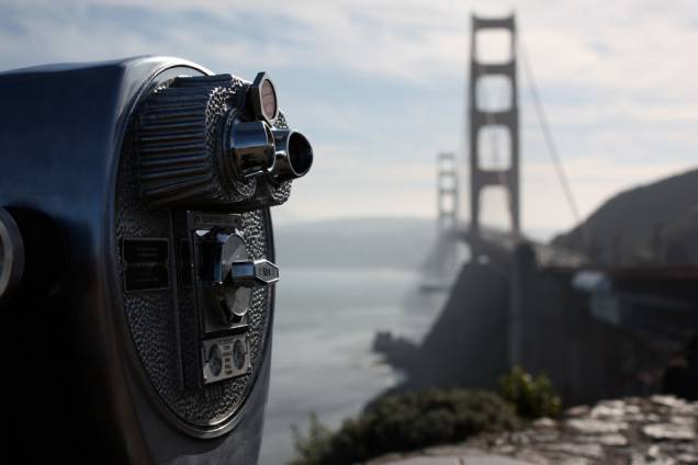 Depois de percorrer a ponte Golden Gate, aproveite para observá-la de outro ângulo. Se o tempo estiver bom, o mirante é ótima opção para ver o skyline de San Francisco e a Ilha de Alcatraz