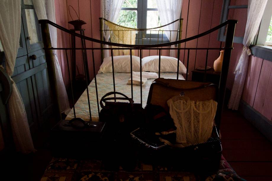 Quarto da Casa do Barão, no Museu do Seringal Vila Paraíso, no Igarapé de São João, a 25 minutos de barco de Manaus, no Amazonas Quarto da Casa do Barão, no Museu do Seringal Vila Paraíso, no Igarapé de São João, a 25 minutos de barco de Manaus, no Amazonas