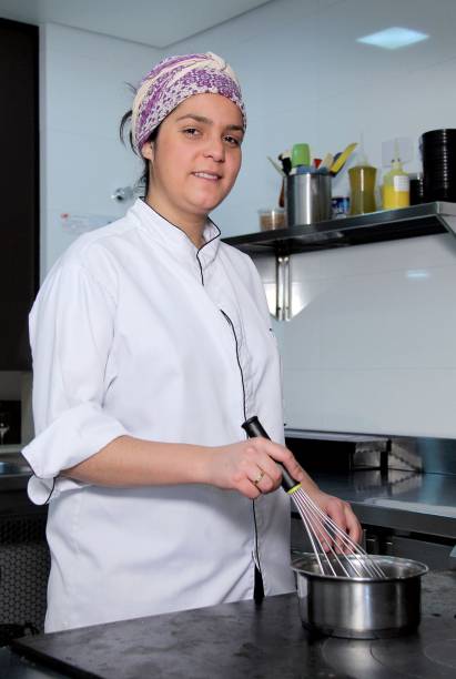 Manoella Buffara, com apenas 27 anos já passou pelo Alinea, em Chicago, e pelo dinamarquês Noma, eleitos pelas revista inglesa Restaurant, respectivamente, o melhor restaurante das Américas e o Melhor do Mundo