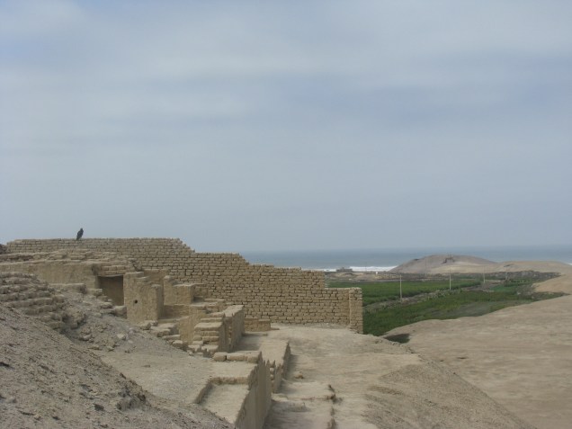 Vista do entorno de El Brujo, na costa norte do Peru