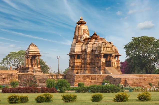 Em Khajuraho, estão os fascinantes templos com inscrições milenares