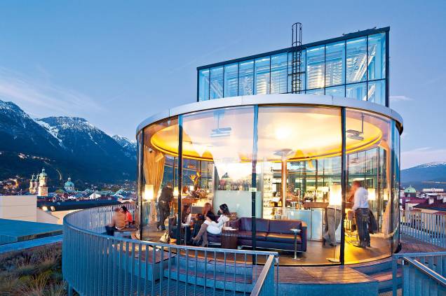 O modernoso 360DegreeBar, em Innsbruck