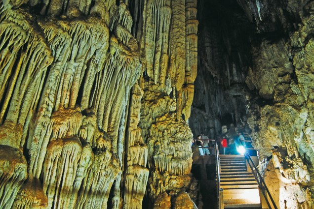 Interior da Caverna do Diabo, no Parque Estadual de Jacupiranga