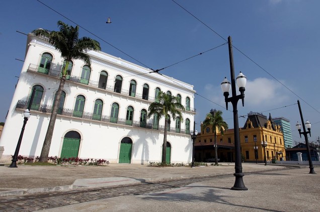 Inaugurado em junho de 2014, o Museu Pelé fica no antigo Casarão do Valongo, construído no Largo Marquês de Monte Alegre em 1865