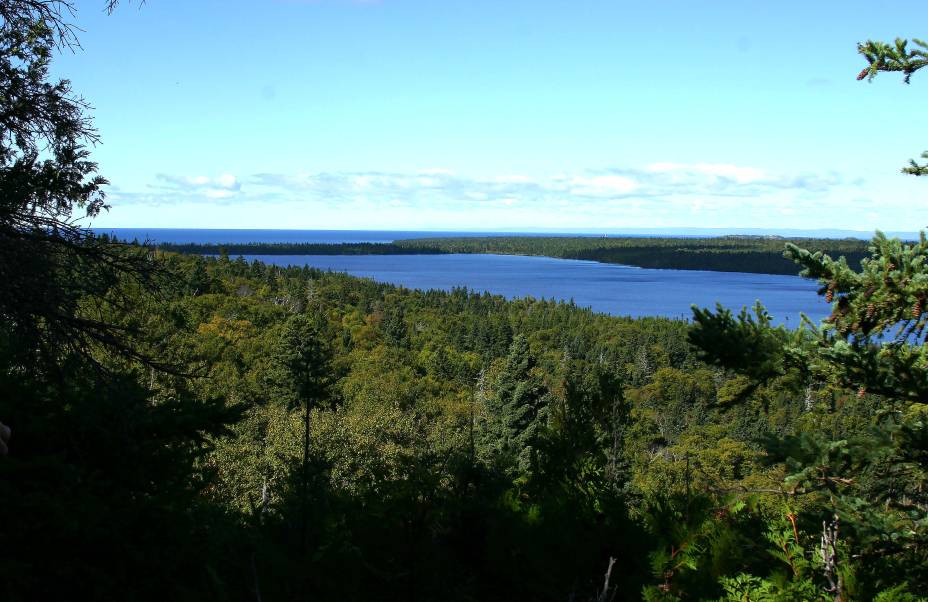 <strong>3. Isle Royale National Park, em Michigan</strong> O clima frio e chuvoso não impede que os viajantes se encantem com a paisagem local. <strong>3. Isle Royale National Park, em Michigan</strong> O clima frio e chuvoso não impede que os viajantes se encantem com a paisagem local.