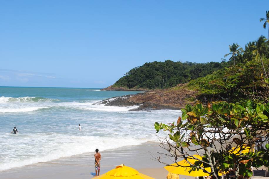 Praia da Tiririca. Entre as centrais, a praia é a preferida dos surfistas Praia da Tiririca. Entre as centrais, a praia é a preferida dos surfistas