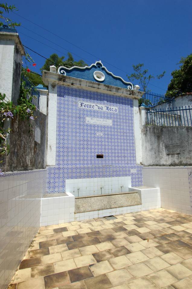 Fonte da Bica, construída em 1842, na Ilha de Itaparica