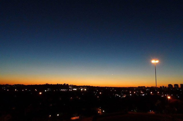 José Carlos Rodrigues Junior fotografou o crepúsculo de um dos lugares mais interessantes para passar o fim do dia na cidade de São Paulo: a Praça Pôr-do-sol, que fica no Alto de Pinheiros