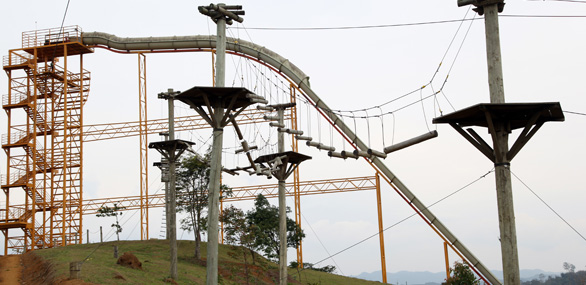 Construído em 1999 em um projeto audacioso, recebeu em 2005 certificado do Guinness World com o título de maior toboágua do mundo, fruto de seus 49,9 metros. Grande também é aemoção ao curtir estes 05 segundos de queda livre que ultrapassam os 100km/h.