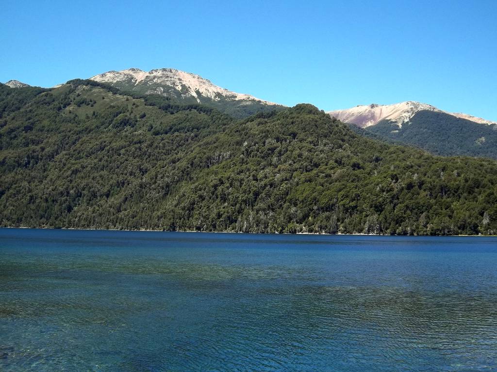 Lago Correntoso - Ruta de los Siete Lagos - Argentina - Wikimedia Commons - Dario Alpern