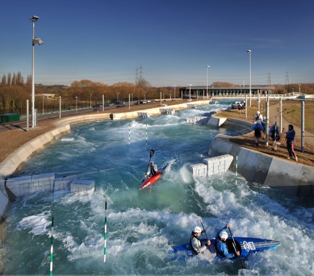 Lee Valley White Water Center, em Hertfordshire, onde ocorreram as competições de canoagem dos Jogos Olímpicos de Londres 2012