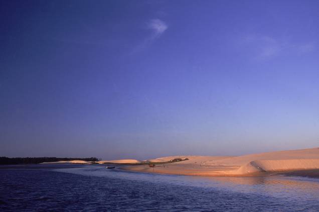 O Parque Nacional dos Lençóis Maranhenses tem uma formação natural única, originada por um raro processo geológico O Parque Nacional dos Lençóis Maranhenses tem uma formação natural única, originada por um raro processo geológico