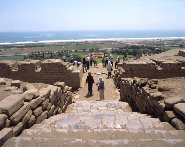 O sítio arqueológico de Pachacamac fica a cerca de 40 quilômetros de Lima, capital do Peru, e outrora foi um importante centro cerimonial da cultura lima, anterior aos incas