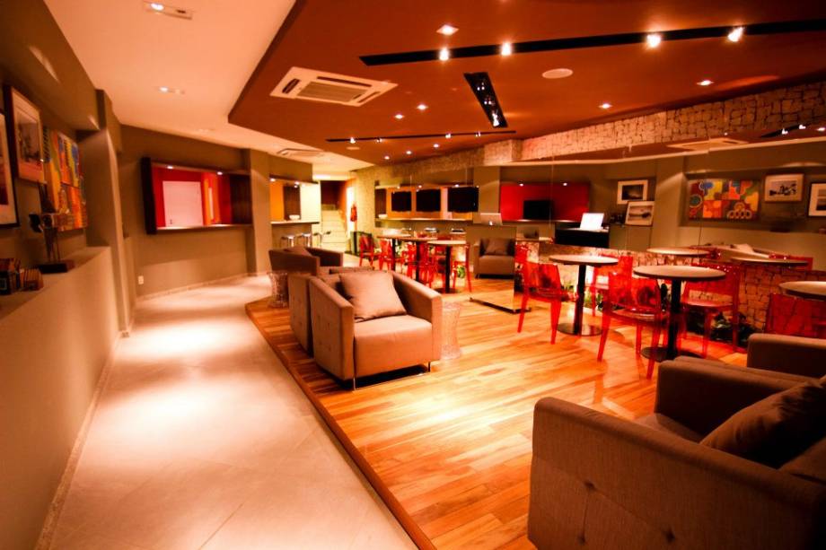 Lobby do hotel Beach Class Suites, em Recife, Pernambuco