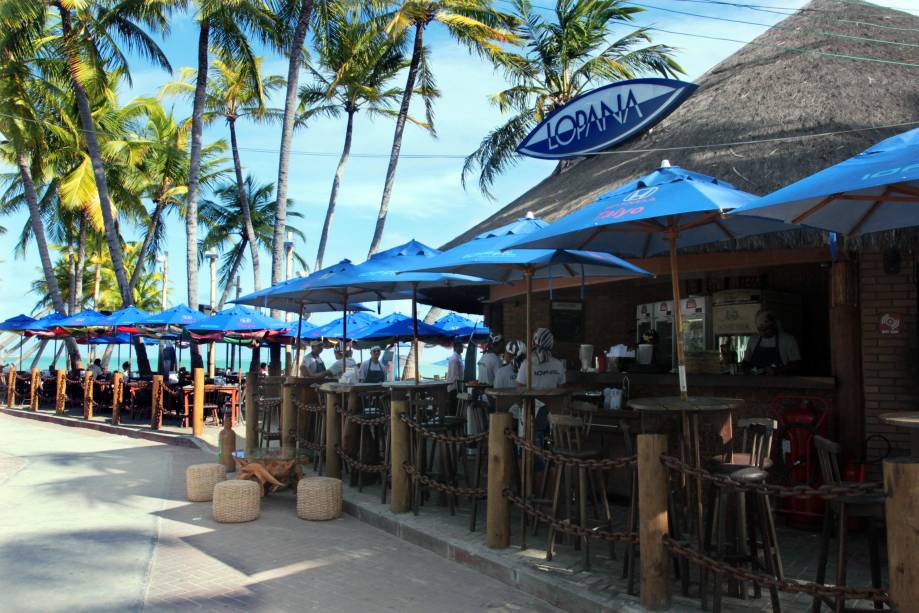 Inaugurada em agosto de 2004, a Lopana logo se tornou uma das melhores barracas de praia de Maceió. Com capacidade para acomodar até 300 passoas, tem até mesmo um DJ para animar o fim de tarde durante o verão Inaugurada em agosto de 2004, a Lopana logo se tornou uma das melhores barracas de praia de Maceió. Com capacidade para acomodar até 300 passoas, tem até mesmo um DJ para animar o fim de tarde durante o verão