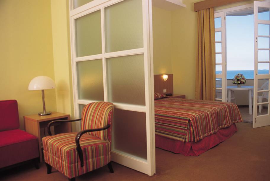 Suíte Luxo com varanda do Hotel Lancaster Othon Travel, em Copacabana, no Rio de Janeiro