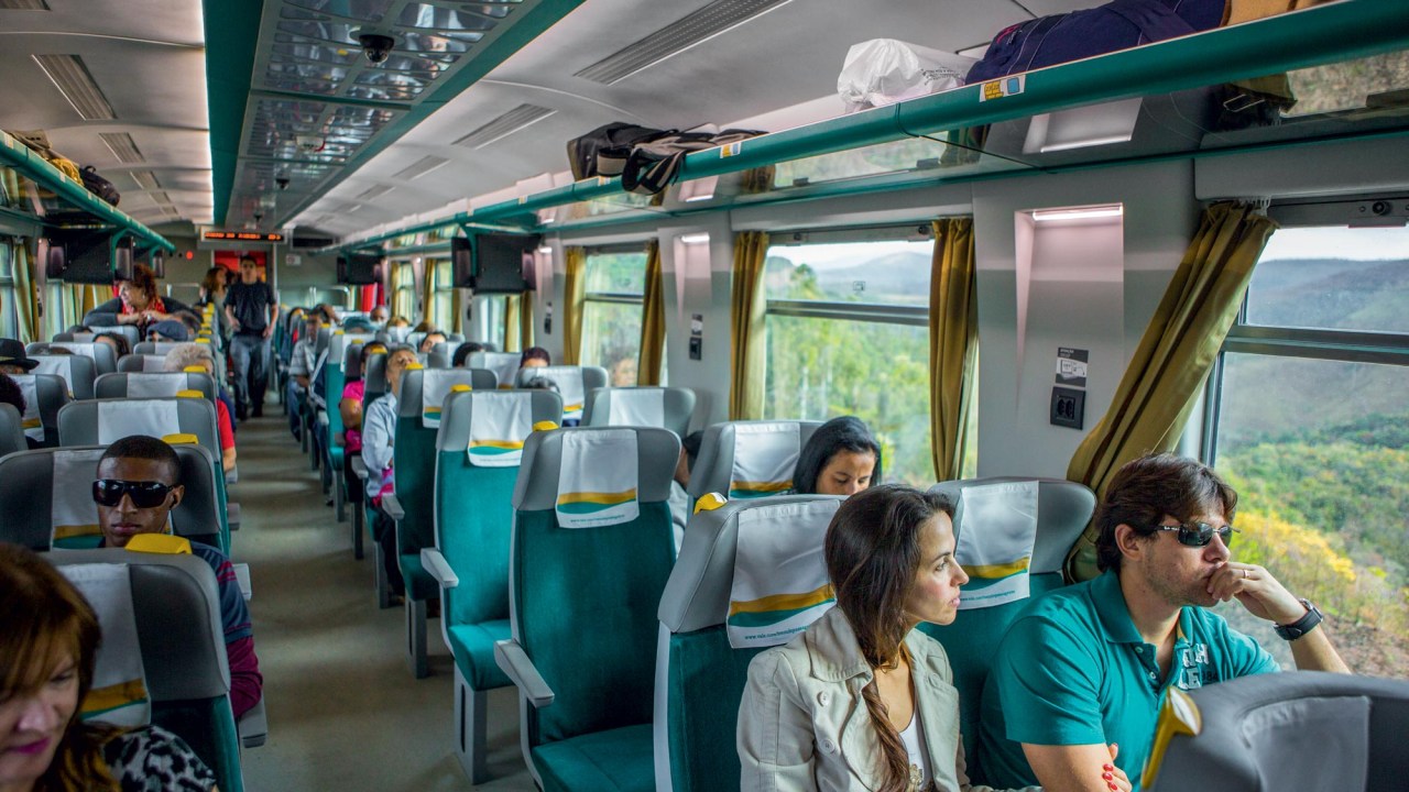 Viagem de trem pelo Brasil - revista Viagem e Turismo - edição 229 - novembro 2014