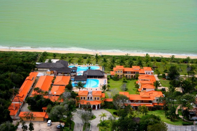 Vista aérea do resort Costa Brasilis, em Santo André, Bahia