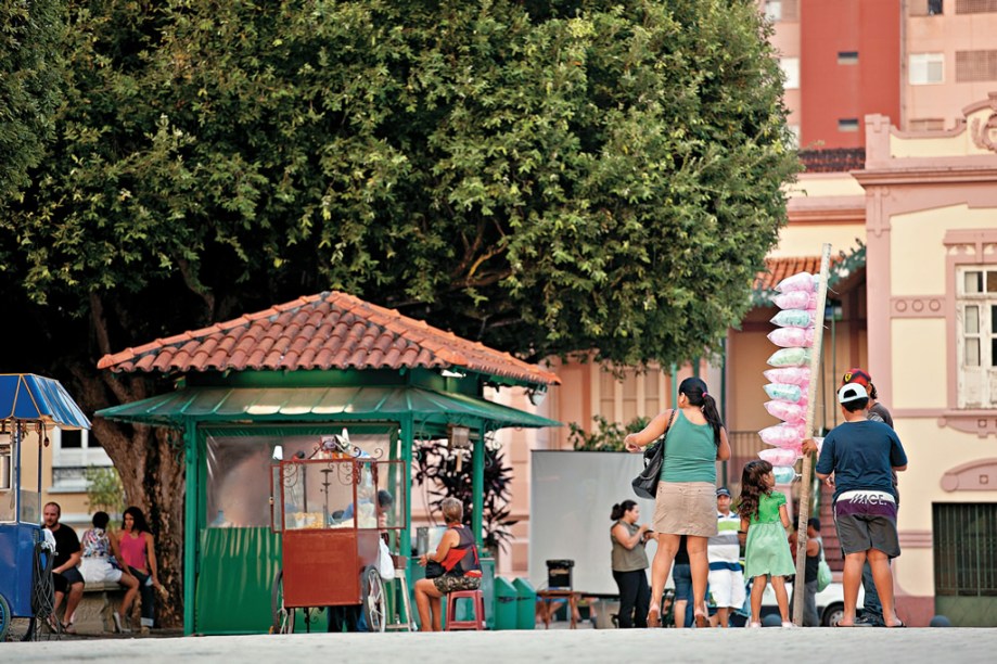 Barracas no <strong>Largo de São Sebastião</strong>, centro histórico da cidade, Manaus (AM)