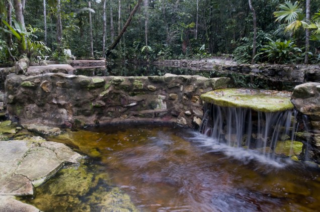 Piscina natural do <a href="https://viajeaqui.abril.com.br/estabelecimentos/br-am-manaus-hospedagem-amazon-ecopark-lodge" rel="Amazon Ecopark Lodge" target="_blank">Amazon Ecopark Lodge</a>, atração única entre as hospedagens na selva de Manaus (AM). O hotel fica no Irarapé do Tarumã-Açu, às margens do Rio Tarumã