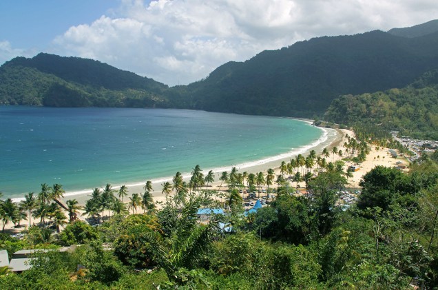 A praia de Maracas, localizada no norte da ilha de Trinidad, é a mais conhecida da ilha. É frequentada por locais e turistas.