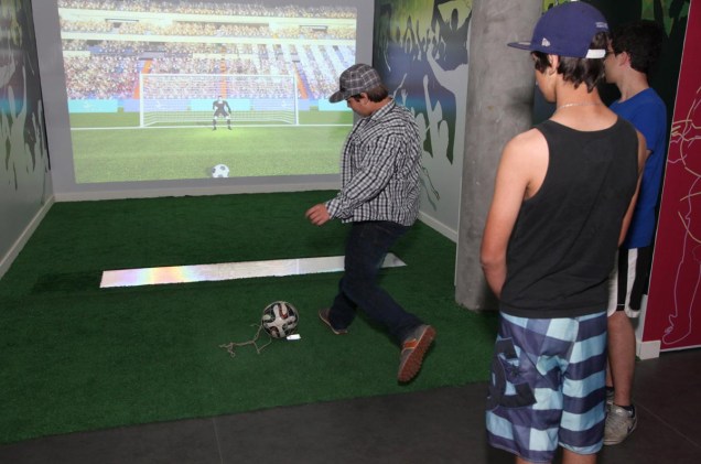 Uma das atrações do museu é o pênalti virtual, que mesura a velocidade da bola chutada pelos visitantes