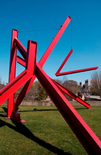 Instalação de Mark di Suvero no Hirshhorn Museum