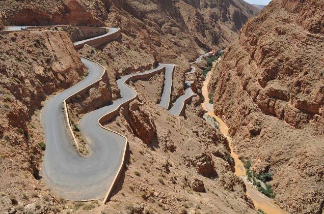 <strong>4. Garganta Dades, Marrocos </strong>A garganta Dades, no Marrocos, encontra-se entre as montanhas Atlas e Anti-Atlas. A paisagem árida do desfiladeiro e as casbás dos povos bérberes são os maiores atrativos da região