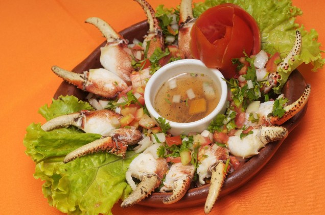Patola de caranguejo ao vinagrete, do restaurante Massagueirinha, em Maceió (AL)