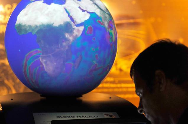 Geografia é um dos temas do museu, que atrai pessoas interessadas por ciência Geografia é um dos temas do museu, que atrai pessoas interessadas por ciência